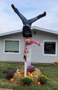 scarecrow decorating 2